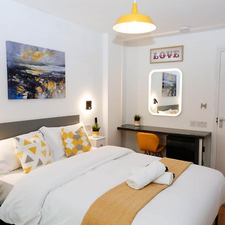 New Luxury Rooms In The Heart Of London Next To Shops, Cafes, Bars & Metro With Shared Bathrooms Екстер'єр фото