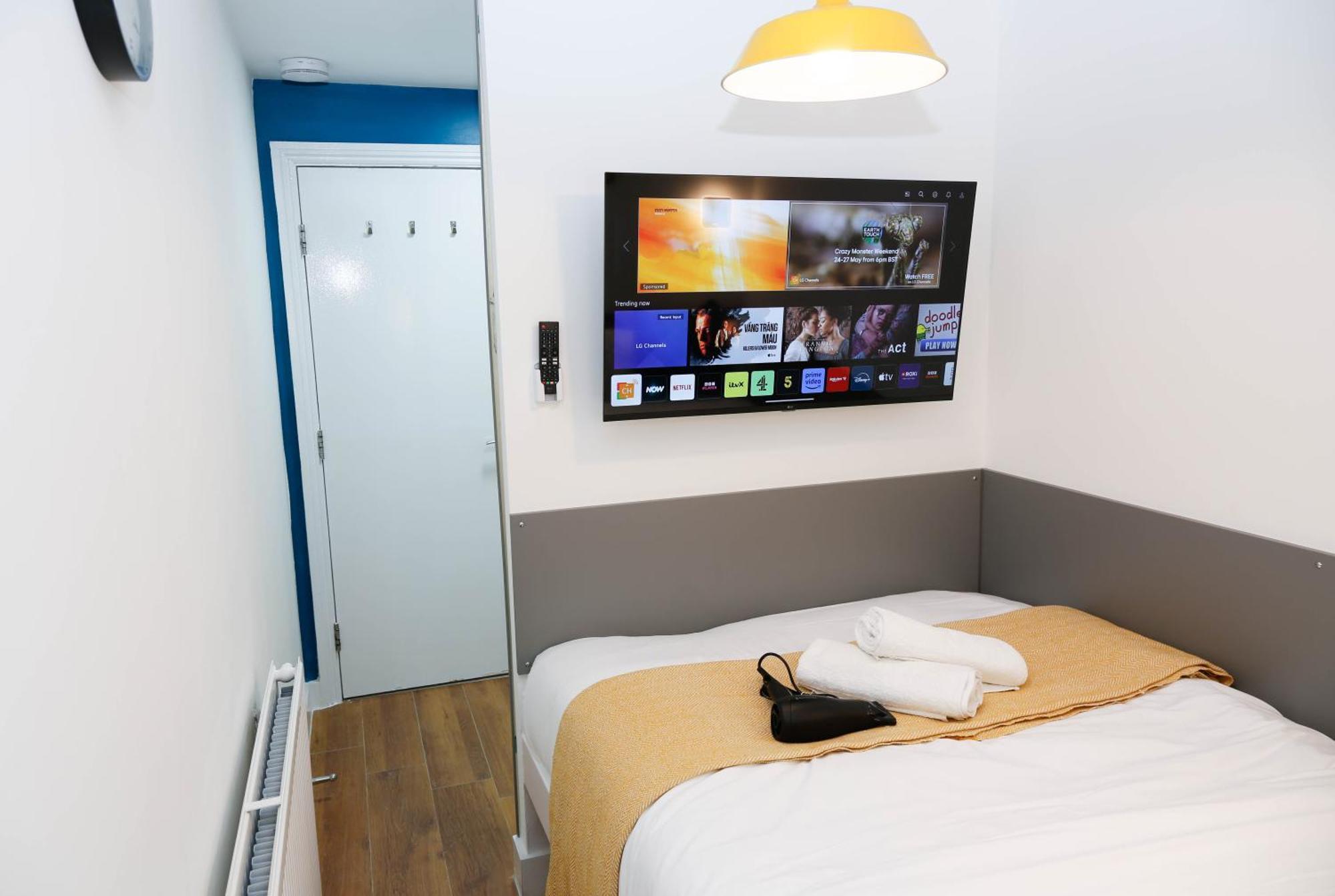 New Luxury Rooms In The Heart Of London Next To Shops, Cafes, Bars & Metro With Shared Bathrooms Екстер'єр фото